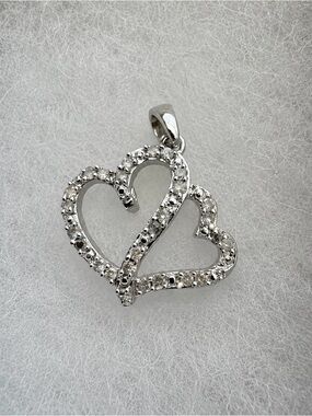 Silver Double Heart Pendant Necklace - Classic Romantic Charm